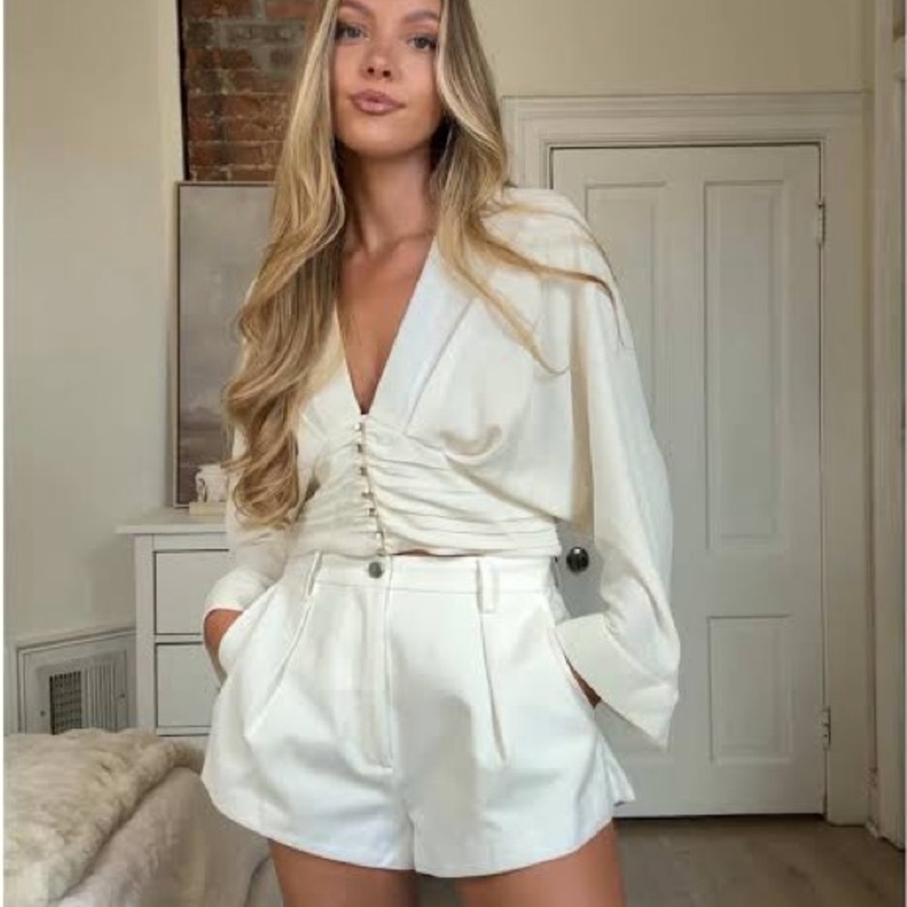 Zara white pleated shorts